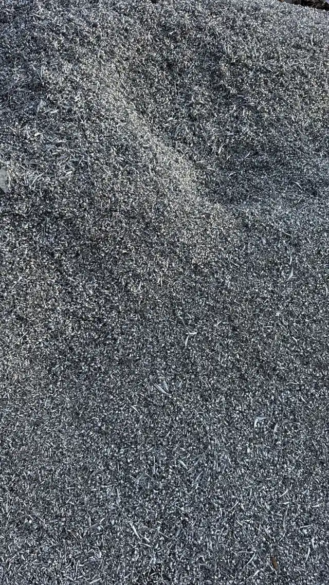 Dettaglio di torniture metalliche da lavorazione meccanica